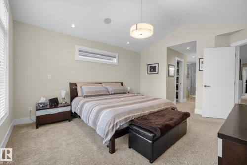 9648 83 Avenue, Edmonton, AB - Indoor Photo Showing Bedroom