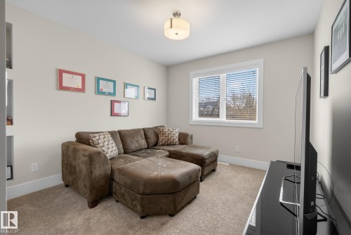 9648 83 Avenue, Edmonton, AB - Indoor Photo Showing Living Room