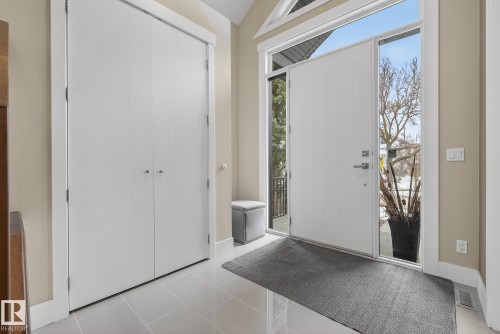 9648 83 Avenue, Edmonton, AB - Indoor Photo Showing Other Room