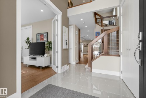 9648 83 Avenue, Edmonton, AB - Indoor Photo Showing Other Room