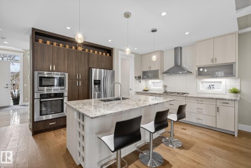 9648 83 Avenue, Edmonton, AB - Indoor Photo Showing Kitchen With Upgraded Kitchen