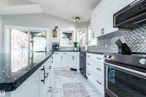 4012 53 Street, Beaumont, AB - Indoor Photo Showing Kitchen With Upgraded Kitchen