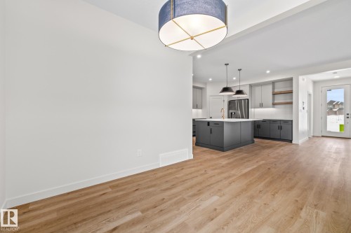 4543 Knight Wynd, Edmonton, AB - Indoor Photo Showing Kitchen
