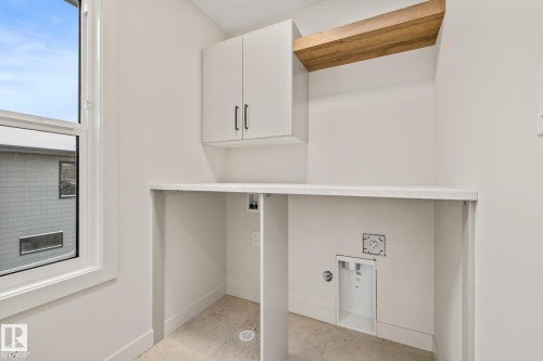 4543 Knight Wynd, Edmonton, AB - Indoor Photo Showing Other Room