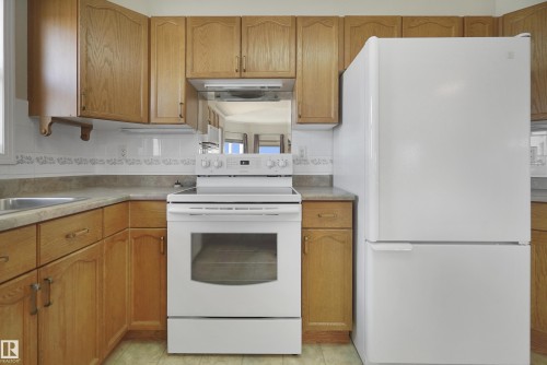 506 8315 83 Street, Edmonton, AB - Indoor Photo Showing Kitchen
