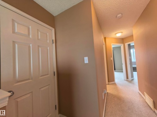 383 Silverberry Road, Edmonton, AB - Indoor Photo Showing Other Room