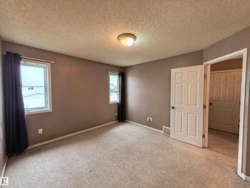 383 Silverberry Road, Edmonton, AB - Indoor Photo Showing Other Room