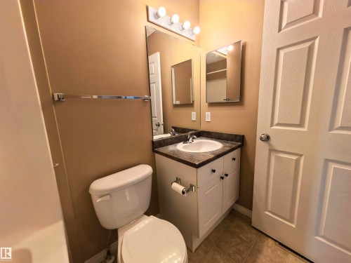 383 Silverberry Road, Edmonton, AB - Indoor Photo Showing Bathroom