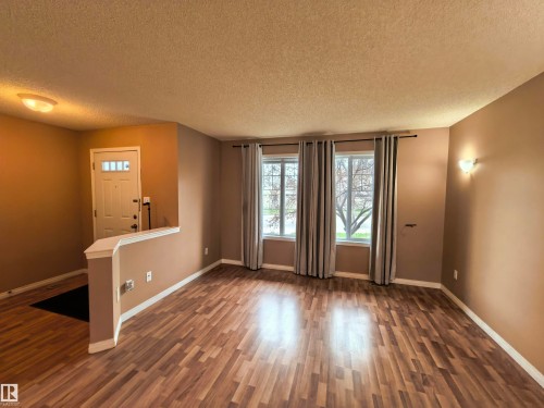 383 Silverberry Road, Edmonton, AB - Indoor Photo Showing Other Room
