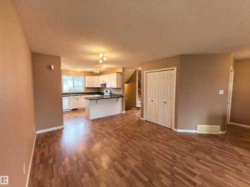 383 Silverberry Road, Edmonton, AB - Indoor