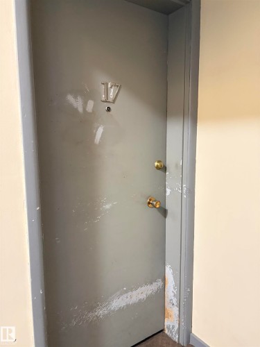 Image quality insufficient for description - 17 6215 98 Avenue, Edmonton, AB - Indoor