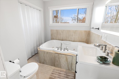 67 Arlington Drive, St. Albert, AB - Indoor Photo Showing Bathroom