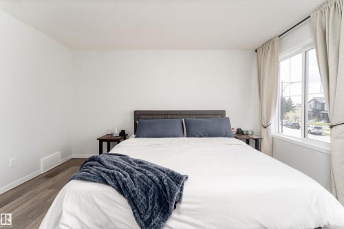 5323 Lark Landing Landing, Edmonton, AB - Indoor Photo Showing Bedroom
