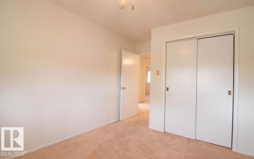 10328 42 Street, Edmonton, AB - Indoor Photo Showing Other Room