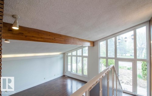 10328 42 Street, Edmonton, AB - Indoor Photo Showing Other Room