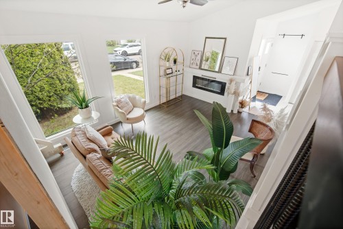 4326 37 Street, Edmonton, AB - Indoor With Fireplace