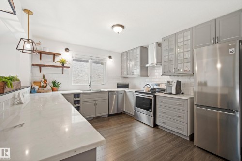 4326 37 Street, Edmonton, AB - Indoor Photo Showing Kitchen With Stainless Steel Kitchen With Upgraded Kitchen