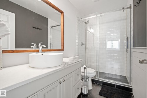 4326 37 Street, Edmonton, AB - Indoor Photo Showing Bathroom