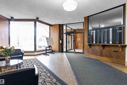 304 13910 Stony Plain Road, Edmonton, AB - Indoor