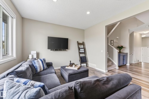 1243 Mcconachie Boulevard, Edmonton, AB - Indoor Photo Showing Living Room