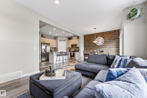 1243 Mcconachie Boulevard, Edmonton, AB - Indoor Photo Showing Living Room