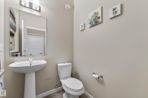 1243 Mcconachie Boulevard, Edmonton, AB - Indoor Photo Showing Bathroom