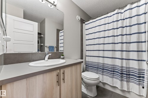 1243 Mcconachie Boulevard, Edmonton, AB - Indoor Photo Showing Bathroom