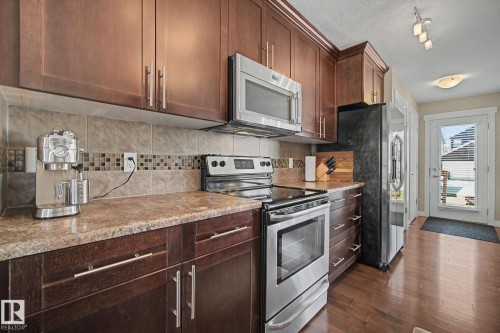 4207 Prowse Way, Edmonton, AB - Indoor Photo Showing Kitchen