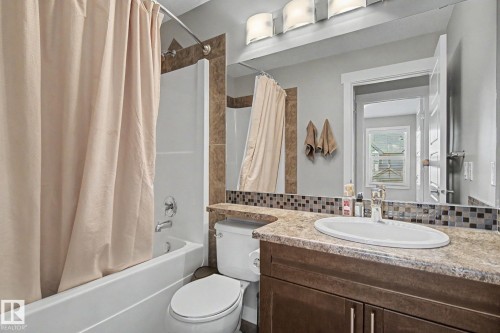 4207 Prowse Way, Edmonton, AB - Indoor Photo Showing Bathroom
