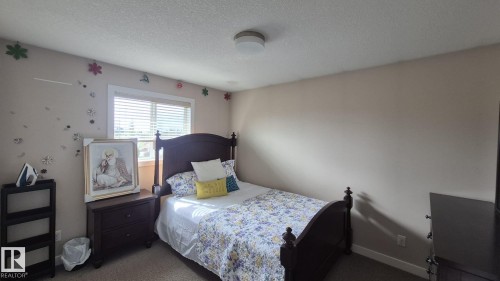 2044 33B Street Nw, Edmonton, AB - Indoor Photo Showing Bedroom