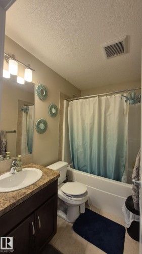 2044 33B Street Nw, Edmonton, AB - Indoor Photo Showing Bathroom