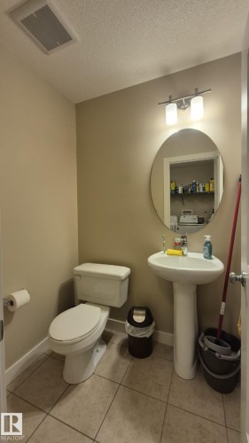 2044 33B Street Nw, Edmonton, AB - Indoor Photo Showing Bathroom
