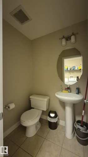 2044 33B Street Nw, Edmonton, AB - Indoor Photo Showing Bathroom
