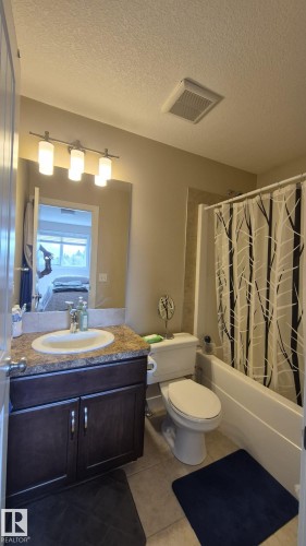2044 33B Street Nw, Edmonton, AB - Indoor Photo Showing Bathroom