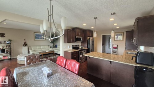 2044 33B Street Nw, Edmonton, AB - Indoor Photo Showing Other Room