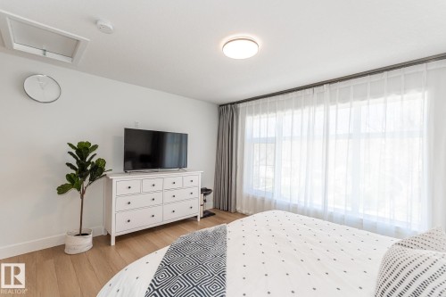11445 79 Avenue, Edmonton, AB - Indoor Photo Showing Bedroom