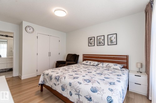 11445 79 Avenue, Edmonton, AB - Indoor Photo Showing Bedroom
