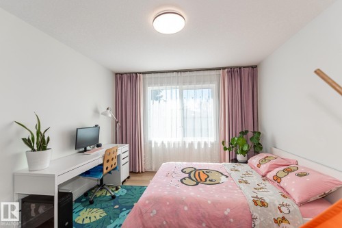 11445 79 Avenue, Edmonton, AB - Indoor Photo Showing Bedroom
