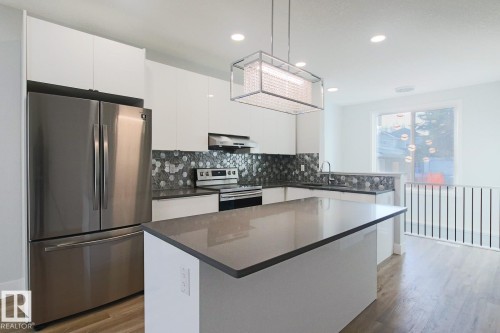 11445 79 Avenue, Edmonton, AB - Indoor Photo Showing Kitchen With Upgraded Kitchen