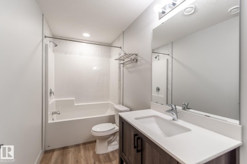 11445 79 Avenue, Edmonton, AB - Indoor Photo Showing Bathroom