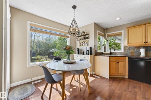 1907 120 Street, Edmonton, AB - Indoor Photo Showing Dining Room
