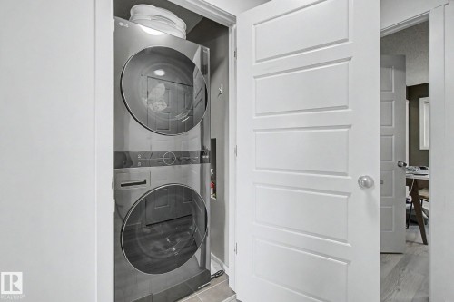 385 Orchards Boulevard, Edmonton, AB - Indoor Photo Showing Laundry Room