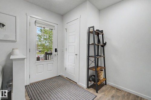 385 Orchards Boulevard, Edmonton, AB - Indoor Photo Showing Other Room