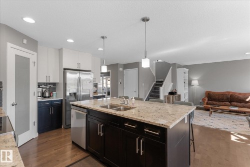 110 Aspenglen Drive, Spruce Grove, AB - Indoor Photo Showing Kitchen With Double Sink With Upgraded Kitchen