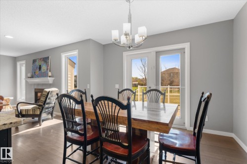 110 Aspenglen Drive, Spruce Grove, AB - Indoor Photo Showing Dining Room