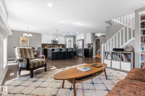 110 Aspenglen Drive, Spruce Grove, AB - Indoor Photo Showing Living Room