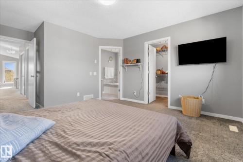 110 Aspenglen Drive, Spruce Grove, AB - Indoor Photo Showing Bedroom