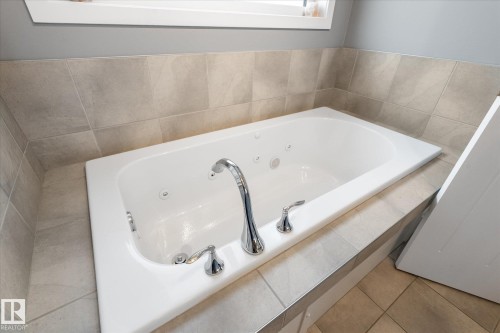 110 Aspenglen Drive, Spruce Grove, AB - Indoor Photo Showing Bathroom