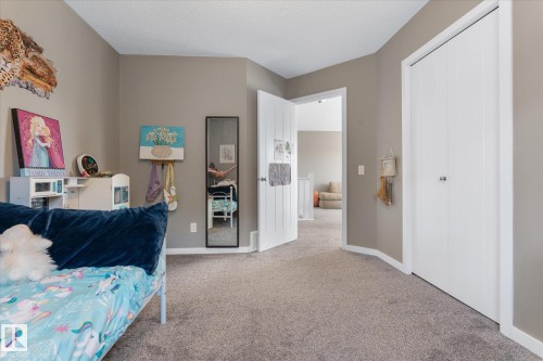 110 Aspenglen Drive, Spruce Grove, AB - Indoor Photo Showing Bedroom