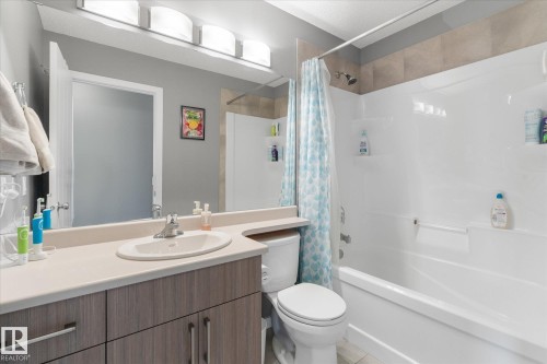 110 Aspenglen Drive, Spruce Grove, AB - Indoor Photo Showing Bathroom